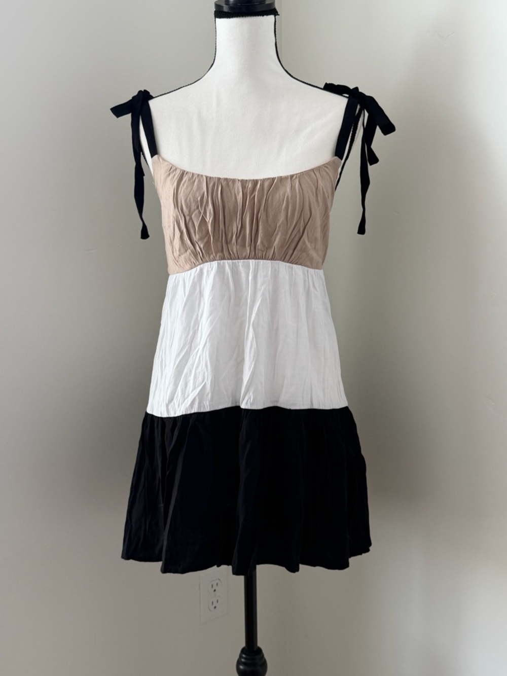 Trixxi Taupe White Black Tiered Tie-Shoulder Mini Dress